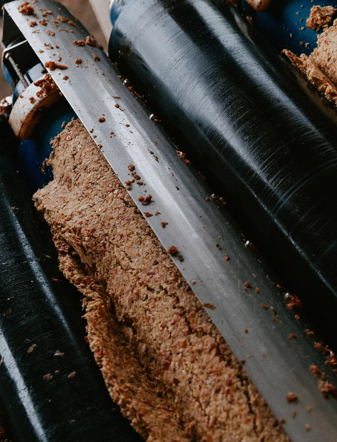 écrasement des pommes pour élaborer nos jus de Maison Pouget